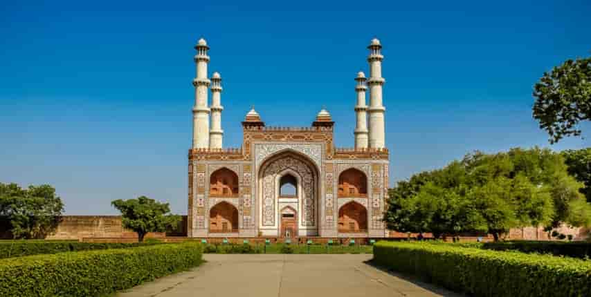 sikandra tomb of akbar Tour