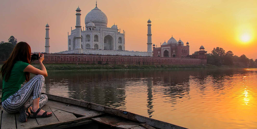 sunrise at Taj Mahal Tour