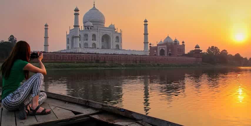 sunrise at Taj Mahal Tour